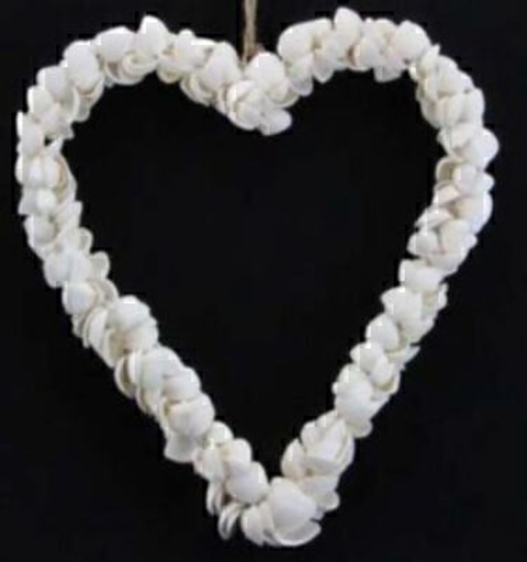 Large shell heart decoration by Gisela Graham. Size 25x26cm